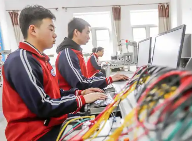 承担工业园区技术人才培育构建基于大模型的产教供需对接渠道