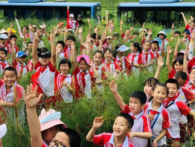 创新构建课程讲堂点评三擎驱动育人模式逐步构成一体化育人格