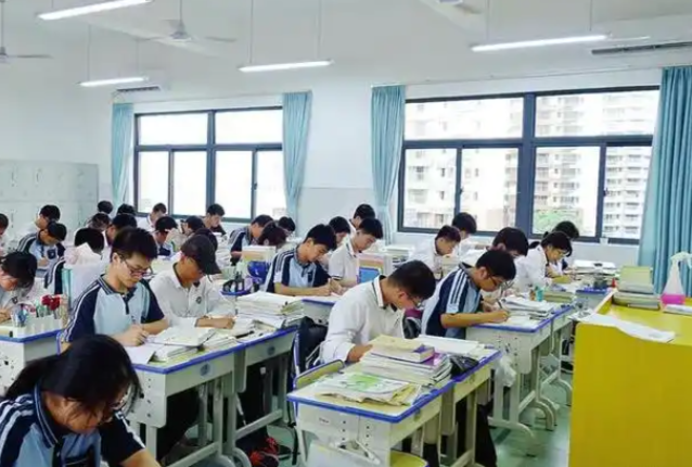 依托心思健康教育的科学方法增强思维政治教育的感染力与实效